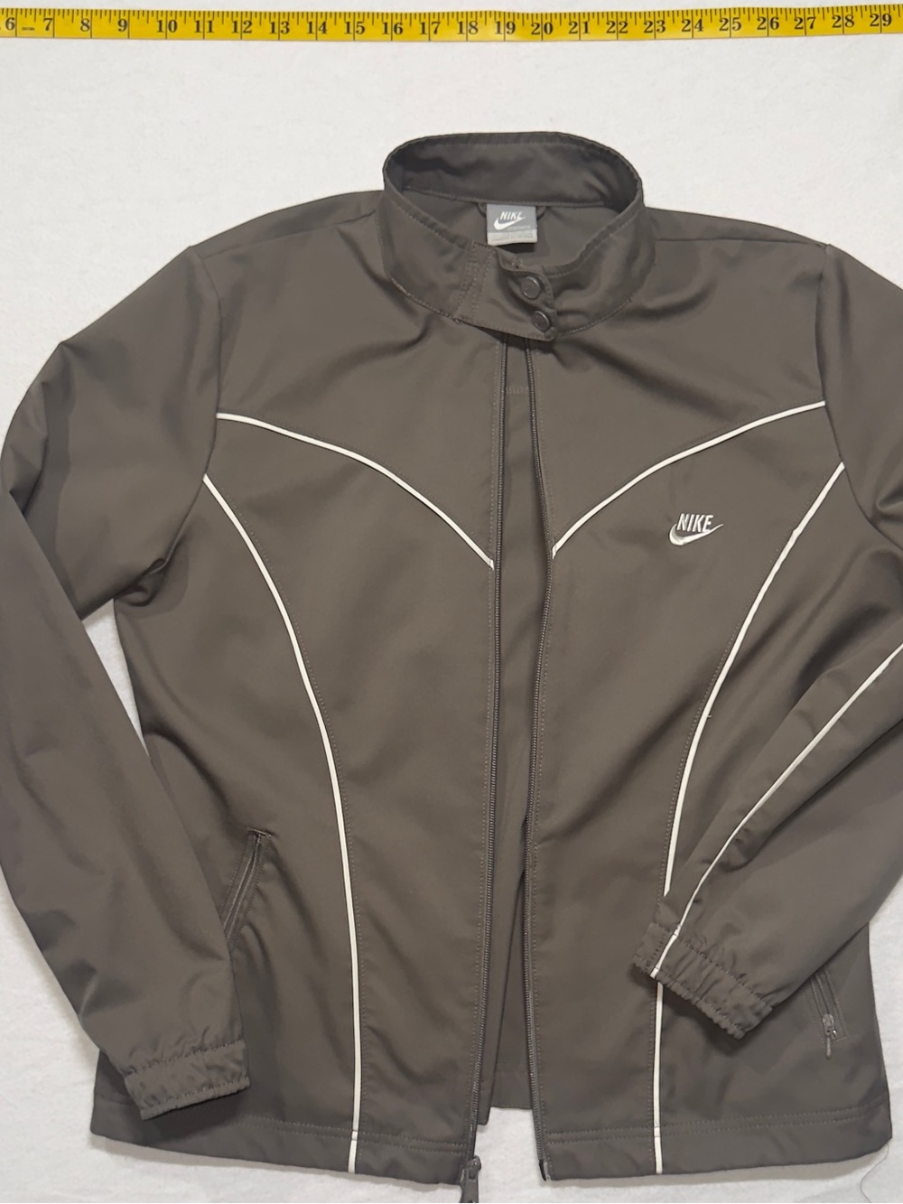 Nike Brown Windbreaker Jacket with White Piping vintage Nike early 2000s y2k